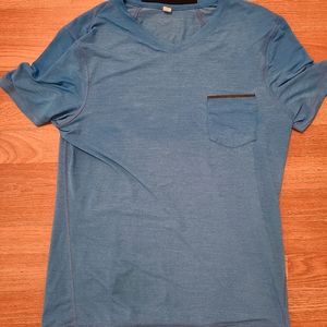 Lululemon running shirt